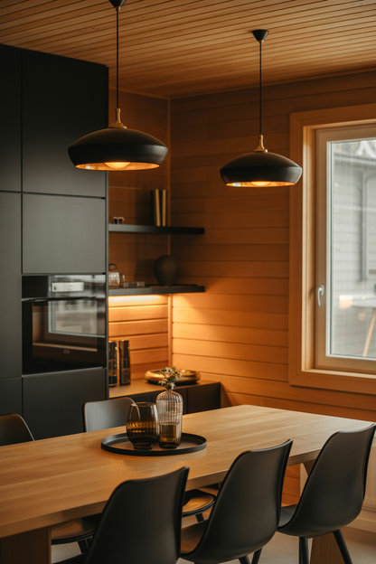 Kombinasjon av sort og messing