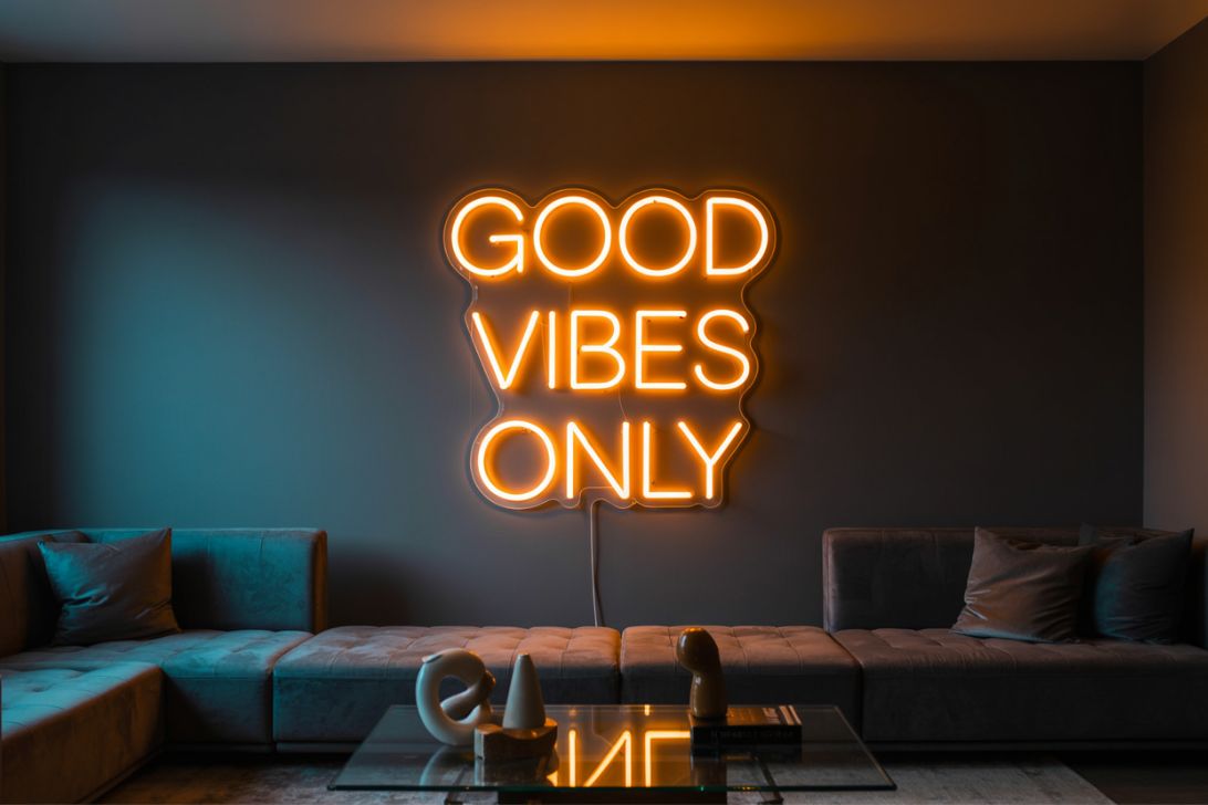 Neon eller Glødende Tegn